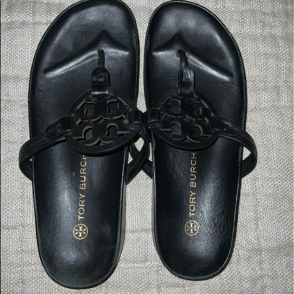 Tory Burch Women’s Miller  Cloud Thong.  Black.  8.5